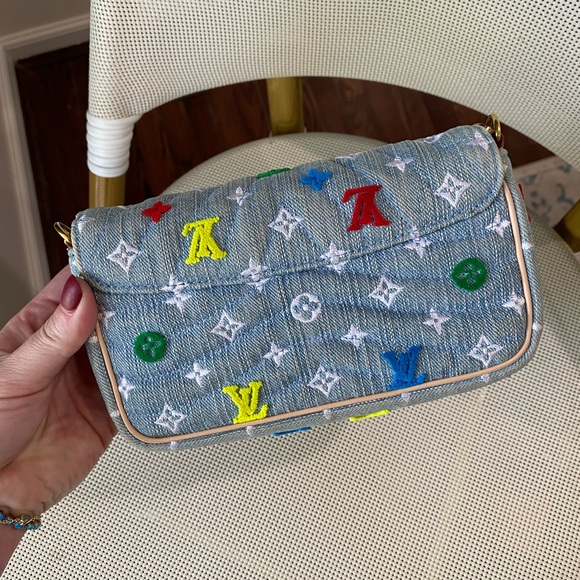 💙LV DENIM💙Louis Vuitton denim Pochette on chain - Picture 8 of 14